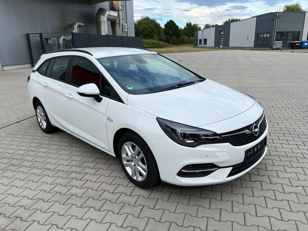 Opel Astra 2021