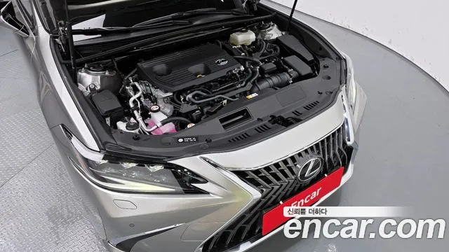 Lexus ES 2024