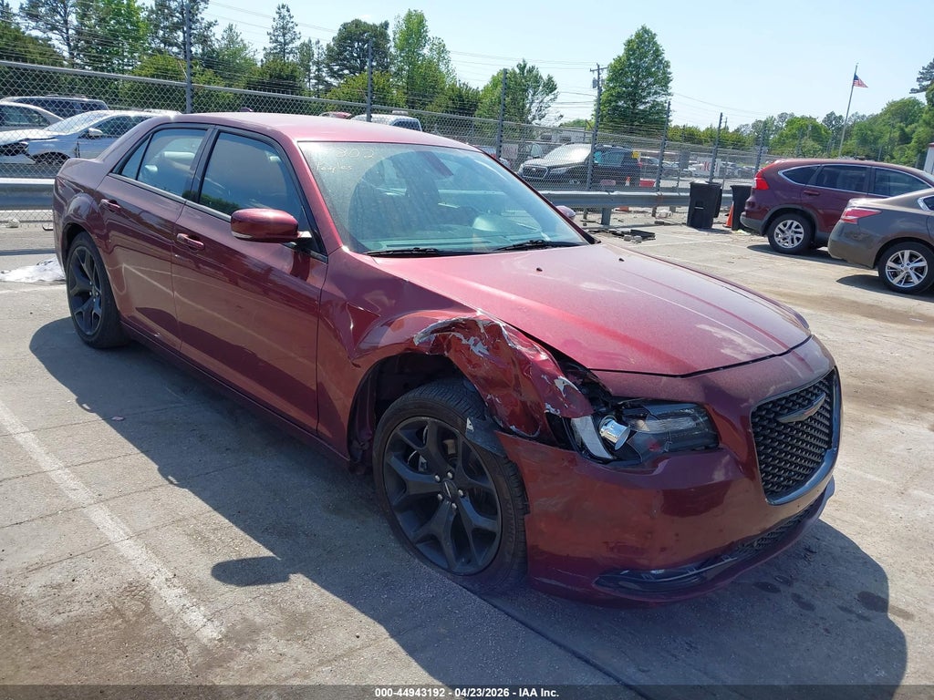 Chrysler 300 2021
