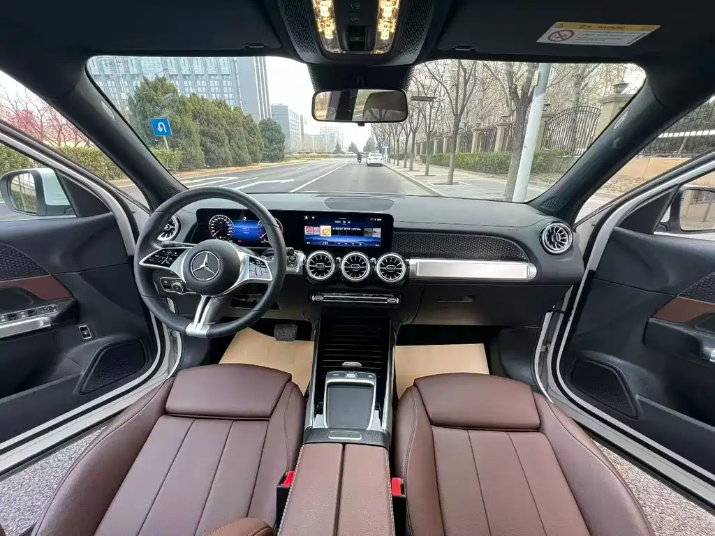 Mercedes-Benz GLB 2023