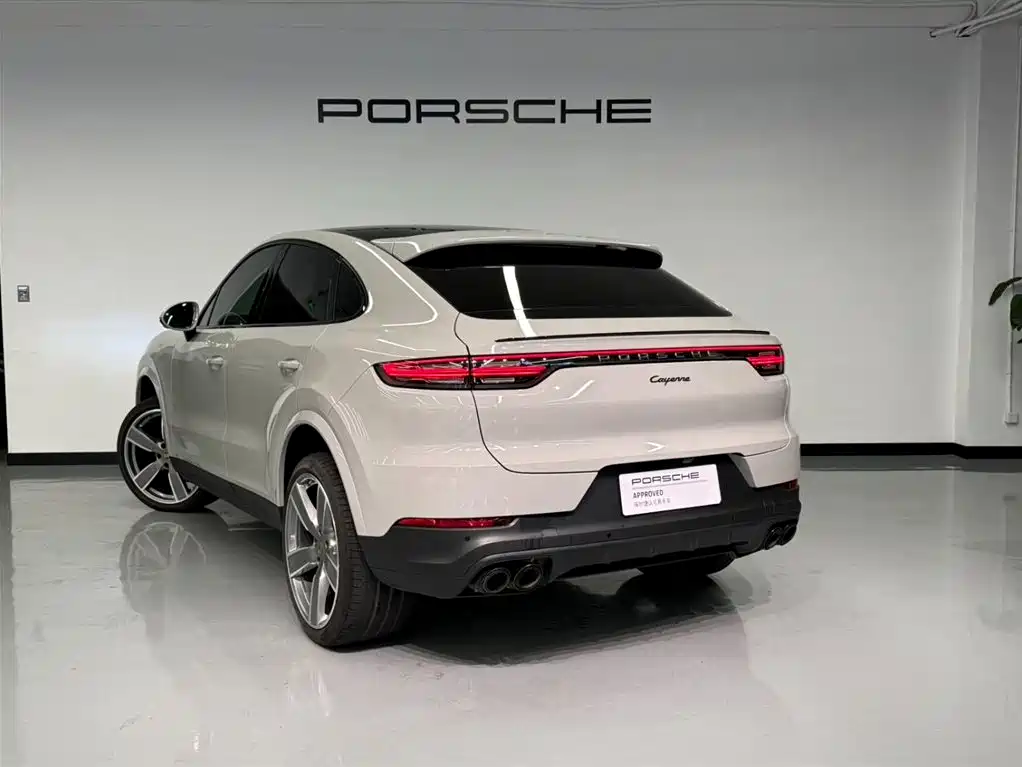 Porsche Cayenne 2022
