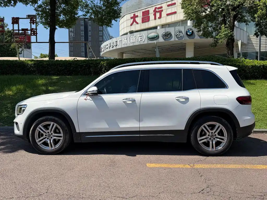 Mercedes-Benz GLB 2021