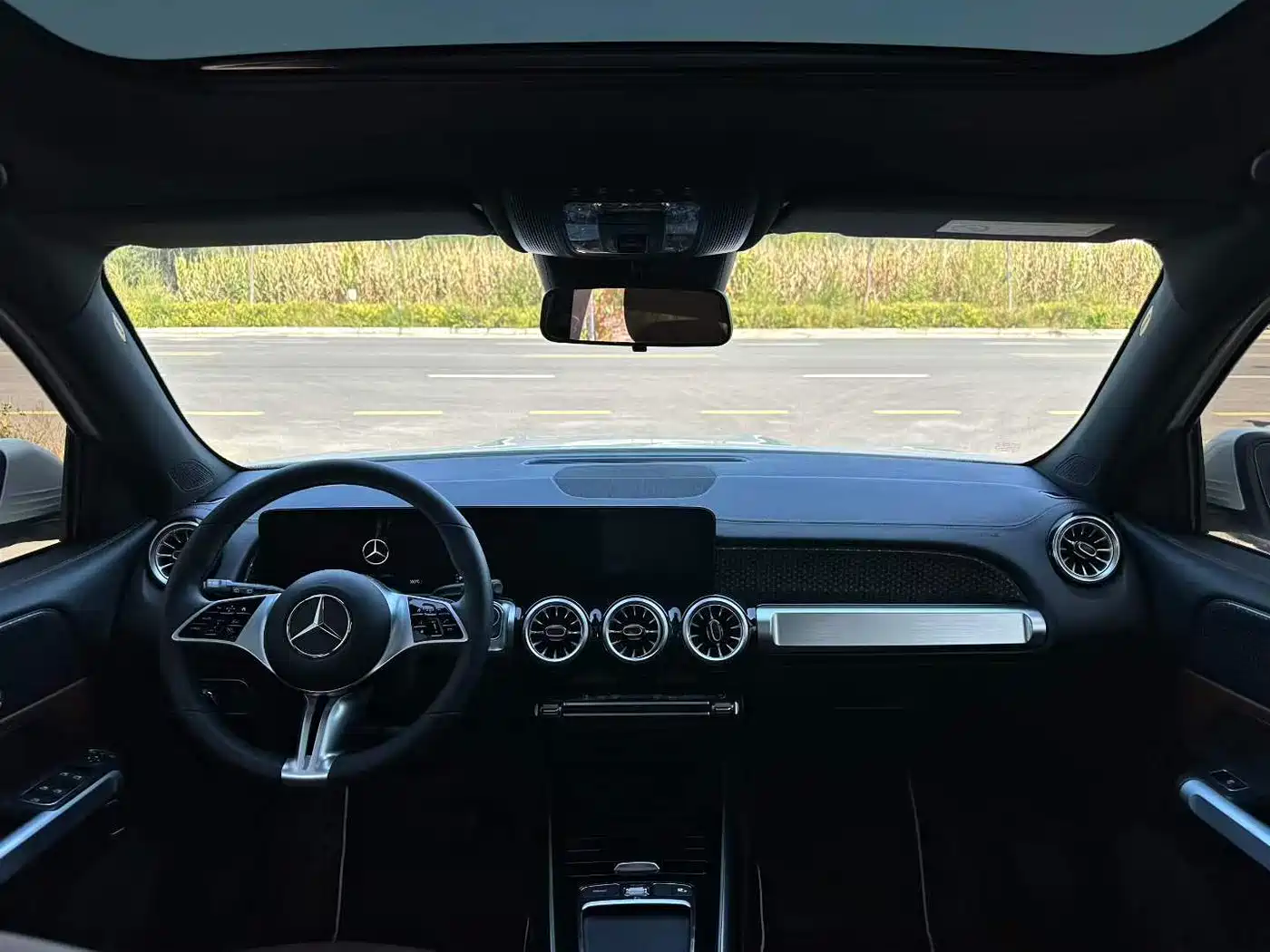Mercedes-Benz GLB 2025