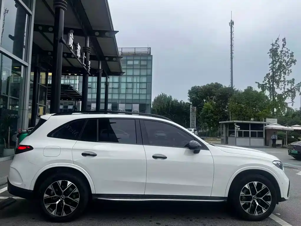 Mercedes-Benz GLC 2024