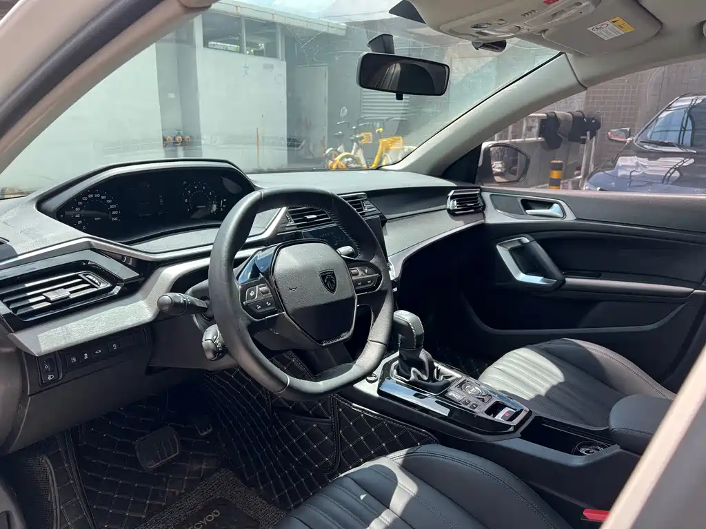 Peugeot 408 2022