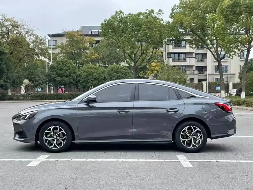 MG MG5 2022