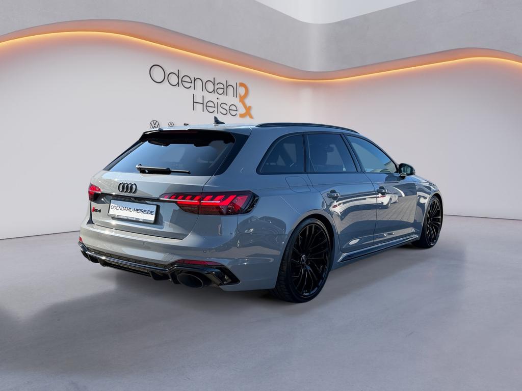 Audi RS4 2022