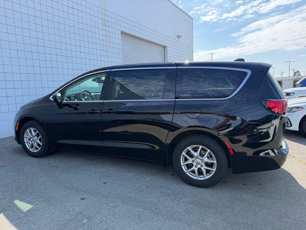 Chrysler Voyager 2024