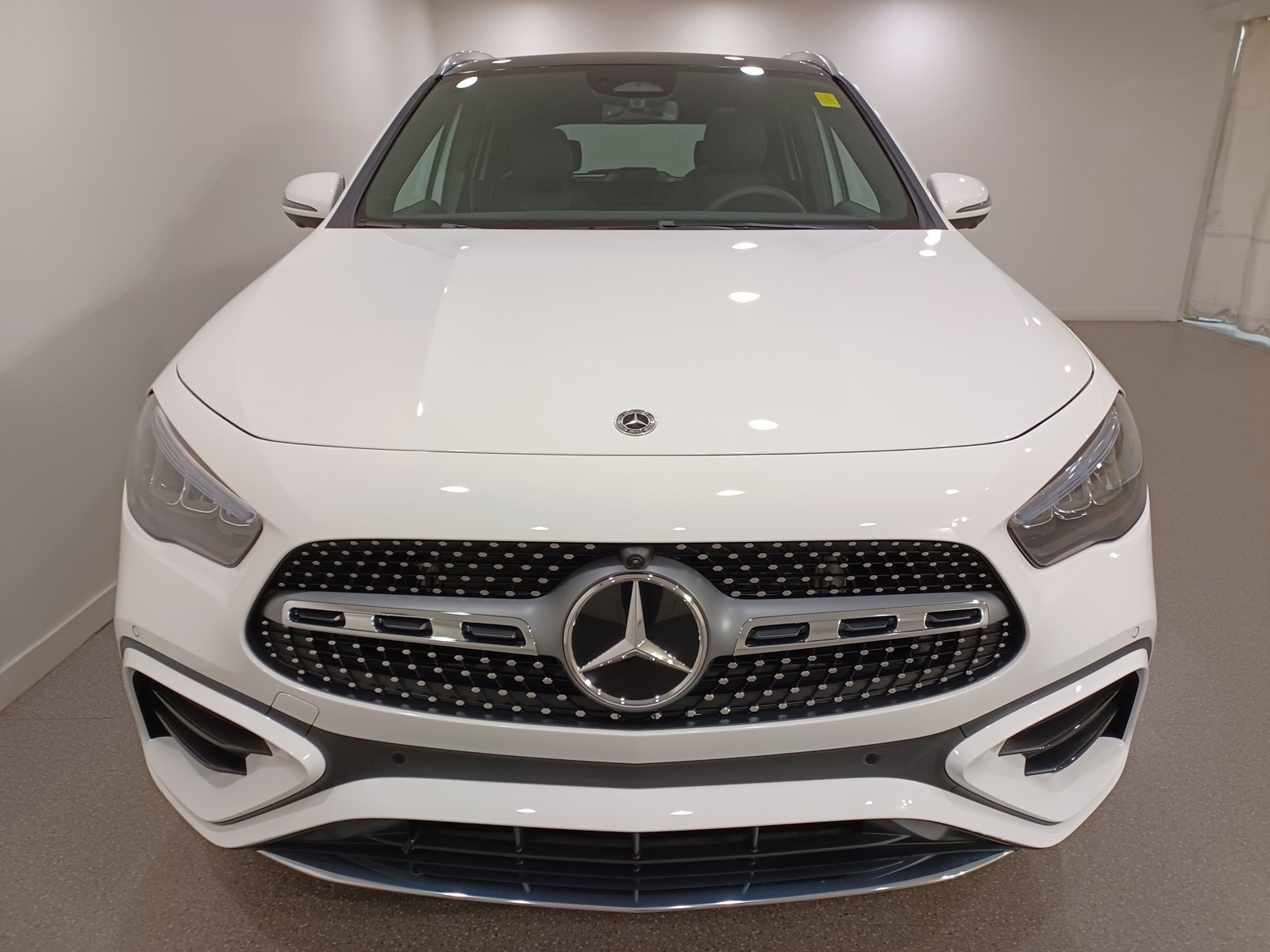 Mercedes-Benz GLA 2024