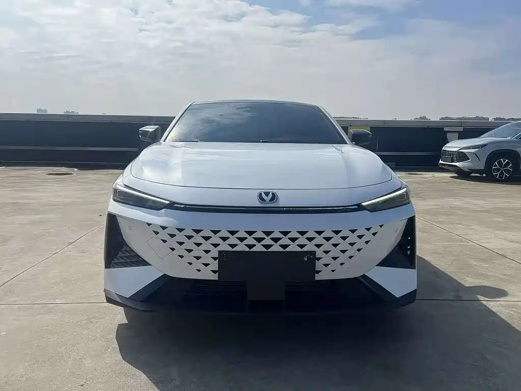 Changan UNI-V 2024