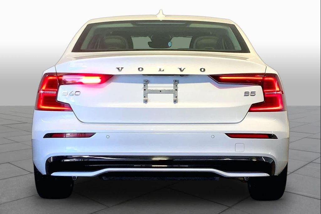 Volvo S60 2025