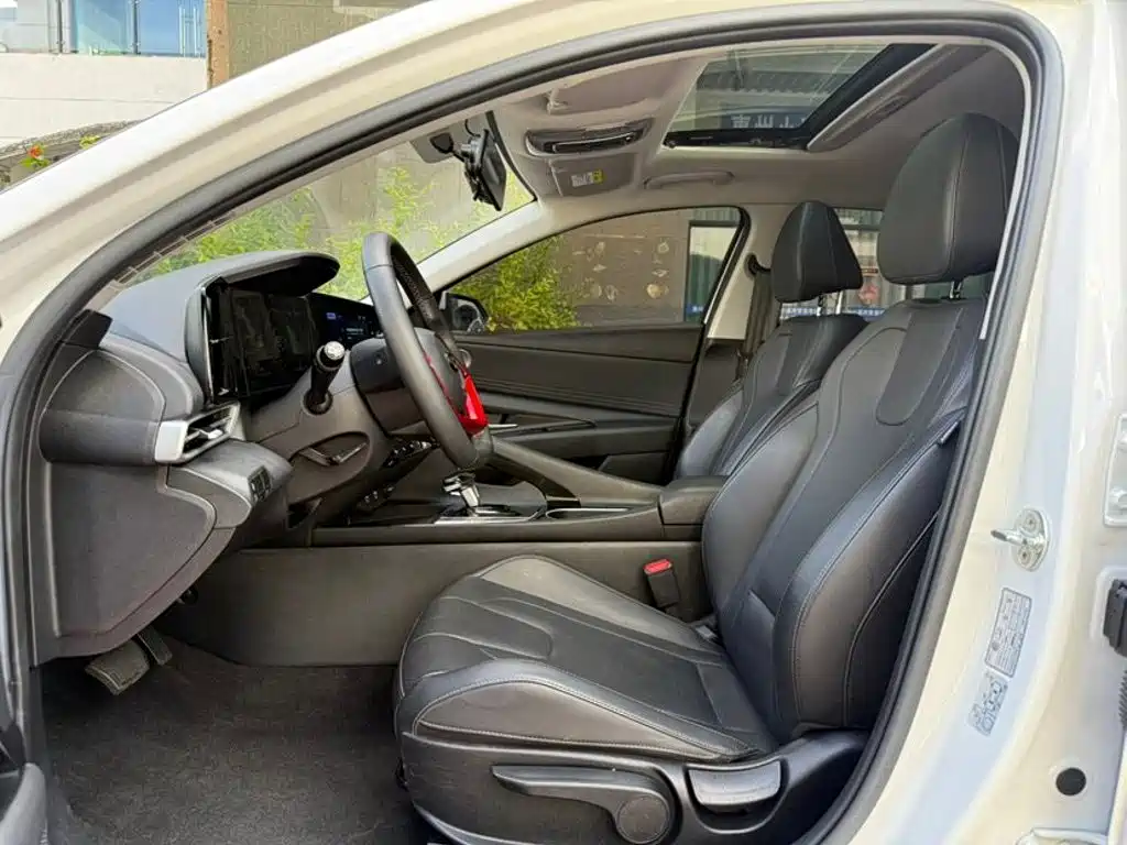 Hyundai Elantra 2022