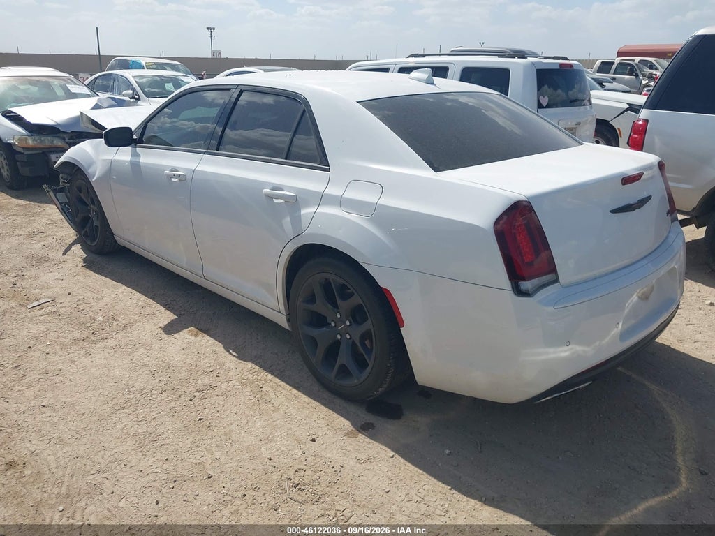 Chrysler 300 2021