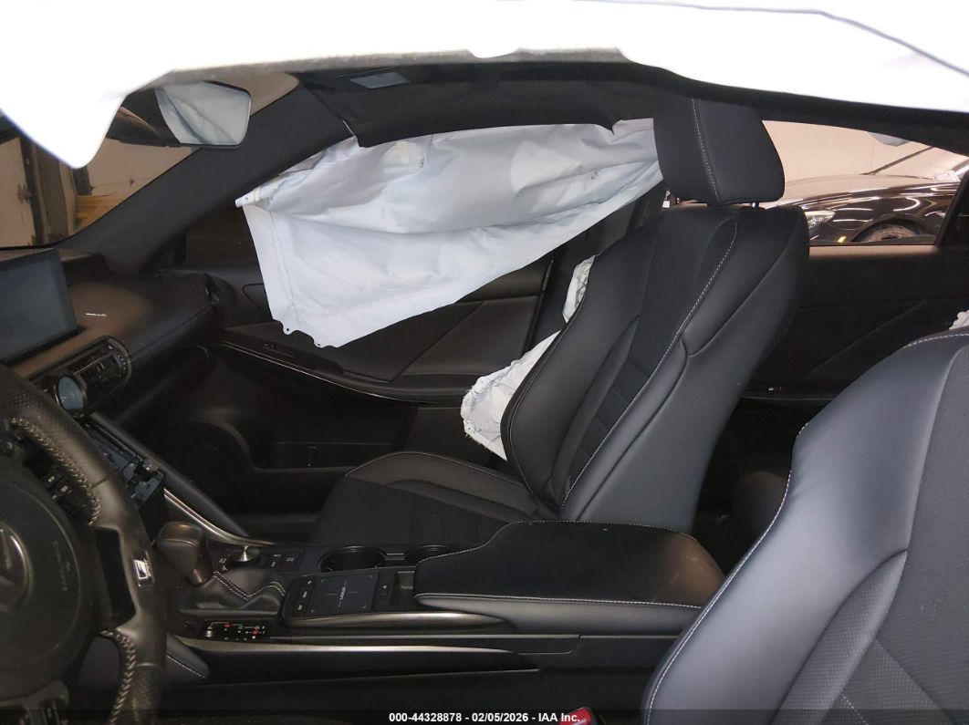 Lexus IS 2024