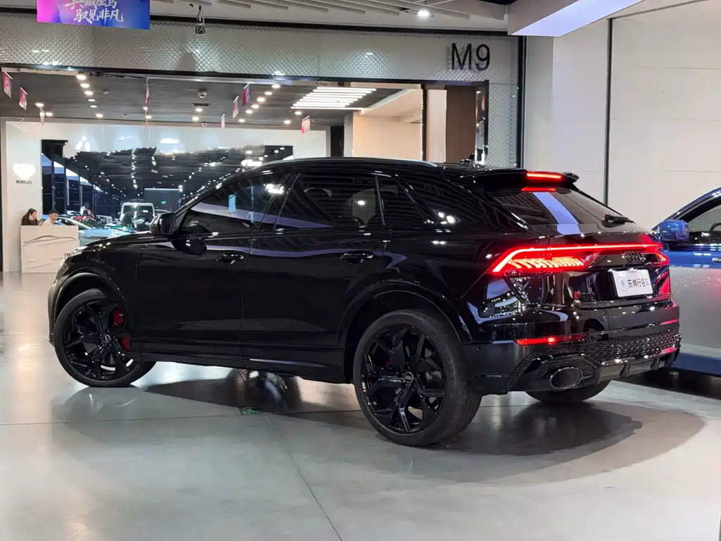 Audi RS Q8 2024