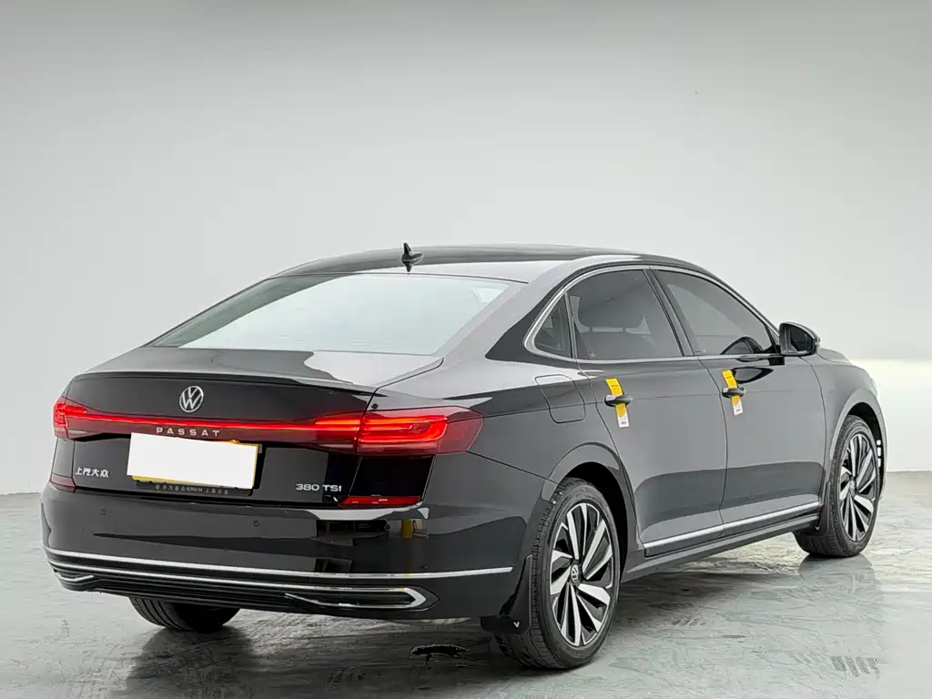Volkswagen Passat 2024