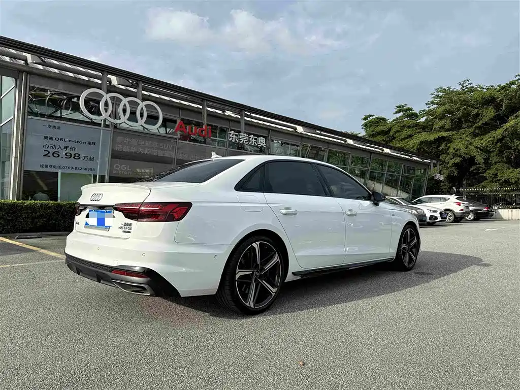 Audi A4 2023