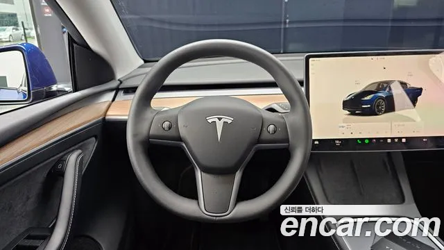 Tesla Model Y 2024
