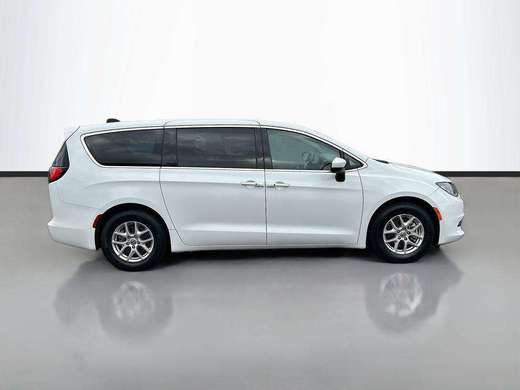 Chrysler Voyager 2022