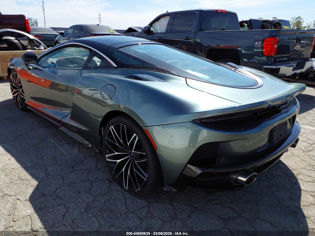 McLaren GTS 2025