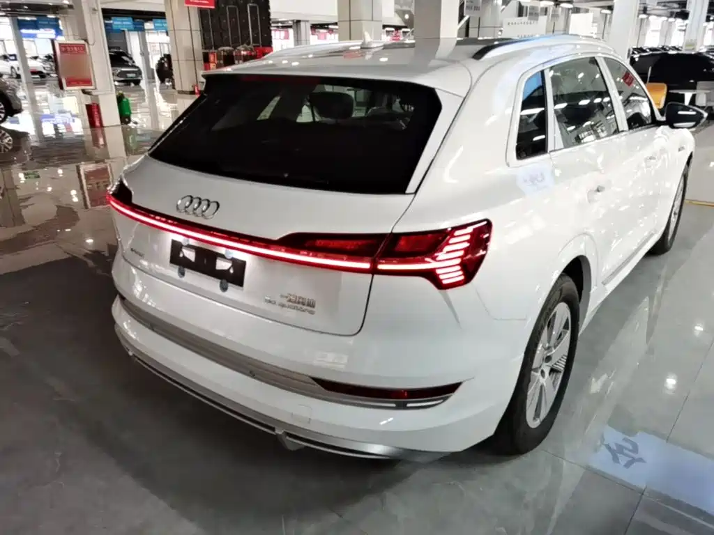 Audi e-tron 2026