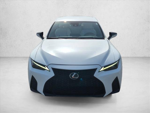 Lexus IS 2021