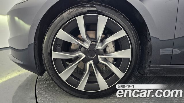 Tesla Model 3 2024
