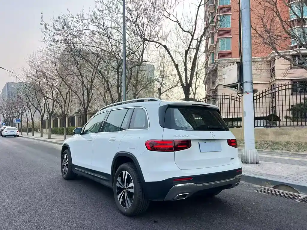 Mercedes-Benz GLB 2023