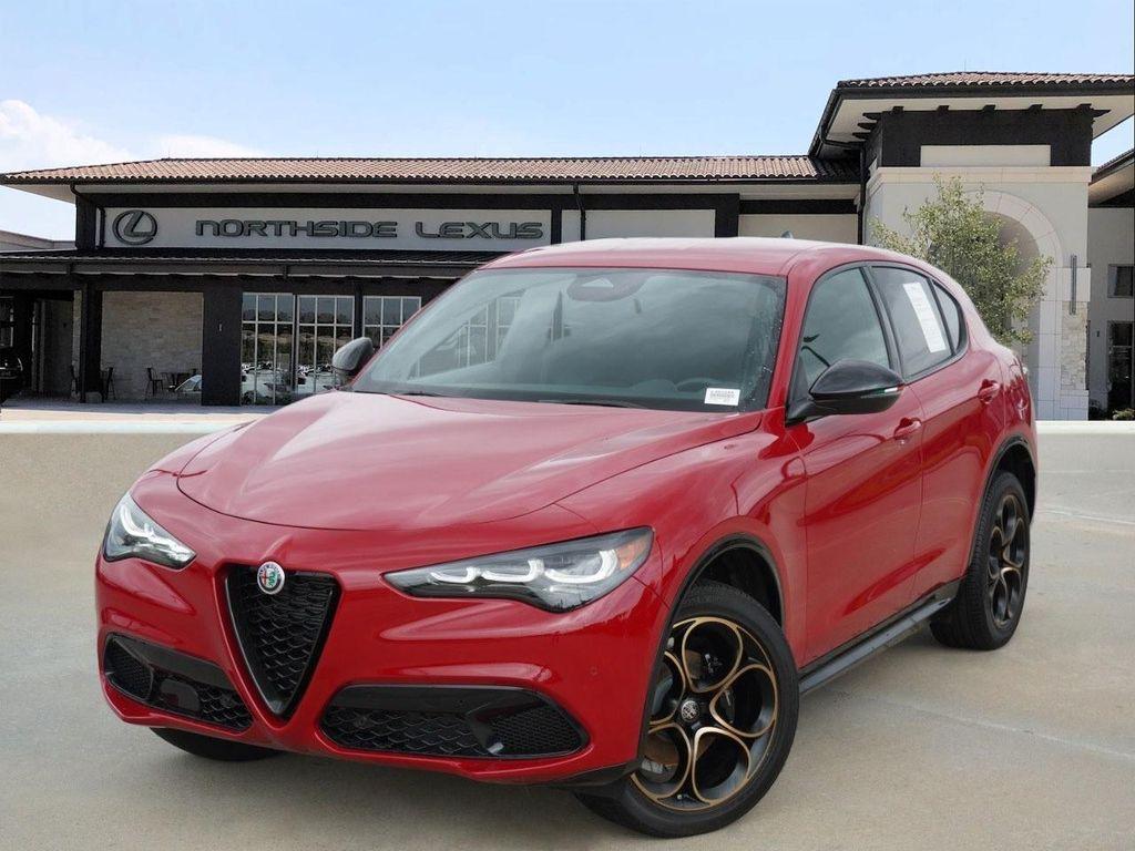 Alfa Romeo Stelvio 2025