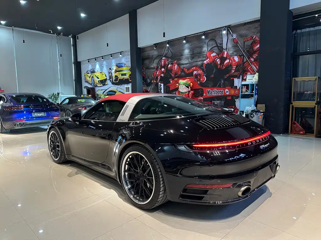 Porsche 911 2024