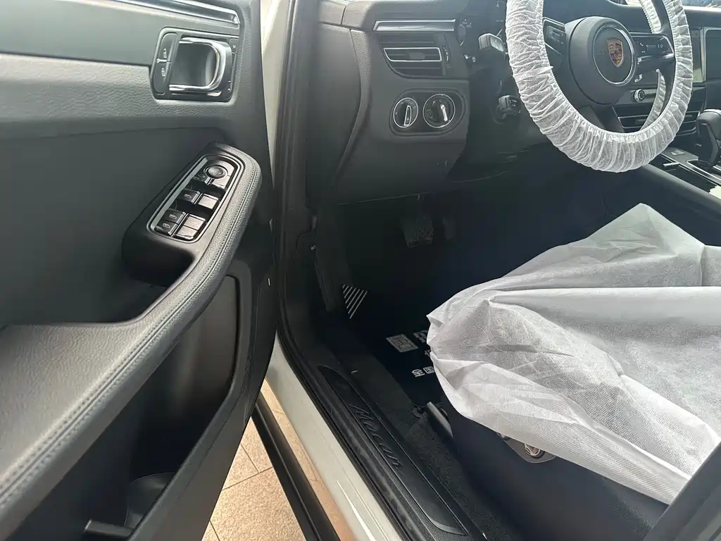 Porsche Macan 2021
