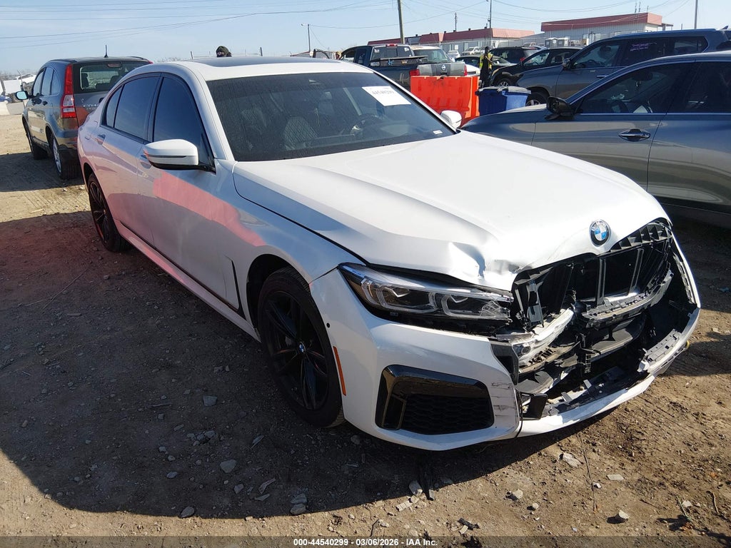 BMW 750 2021