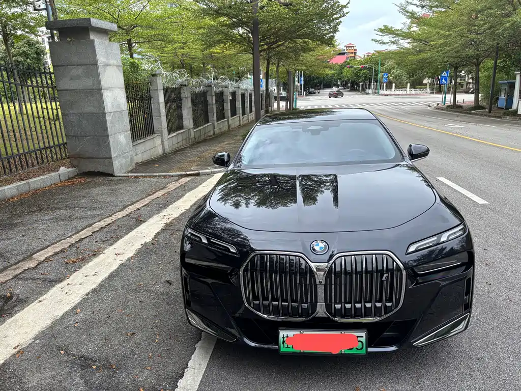 BMW i7 2023