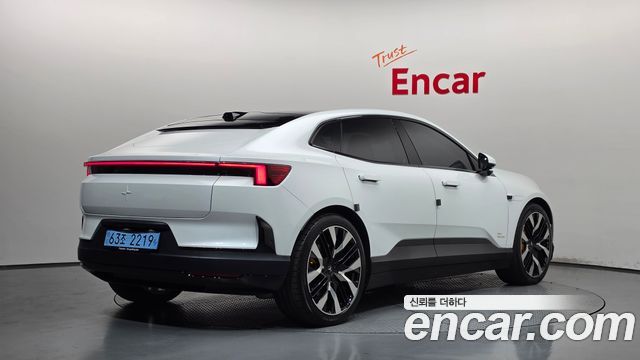 Polestar 4 2025