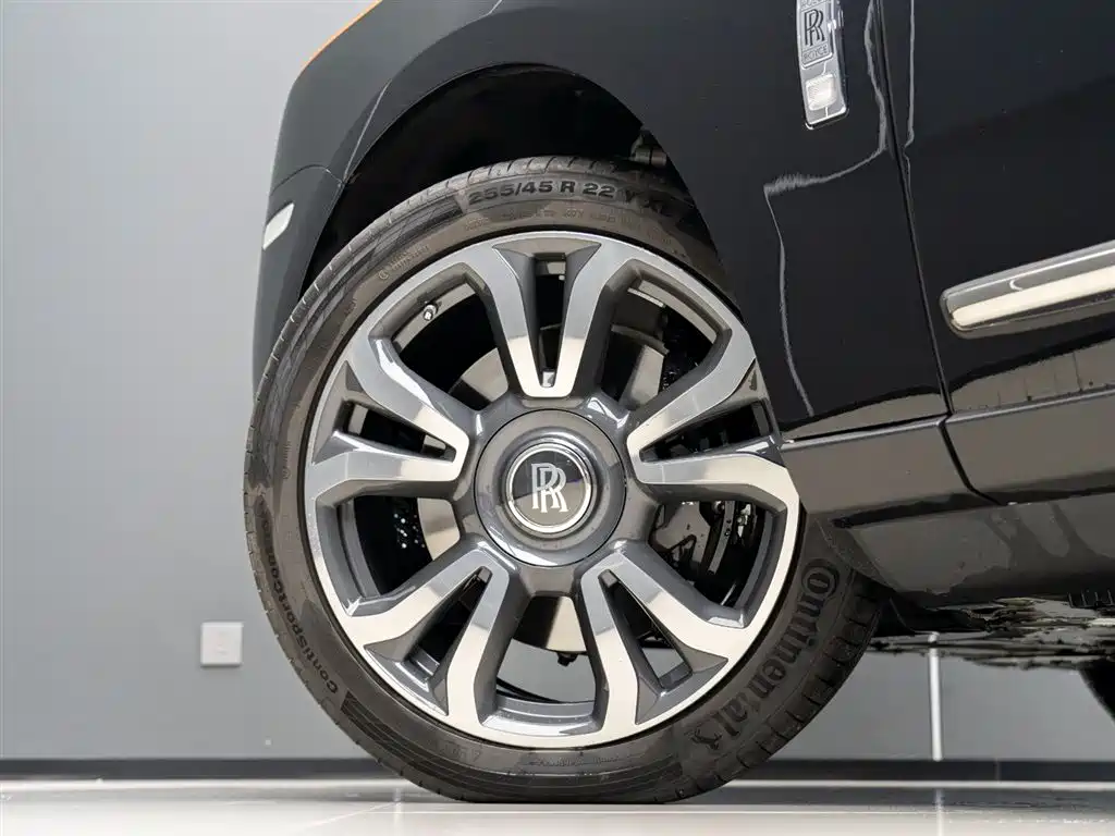 Rolls-Royce Cullinan 2024