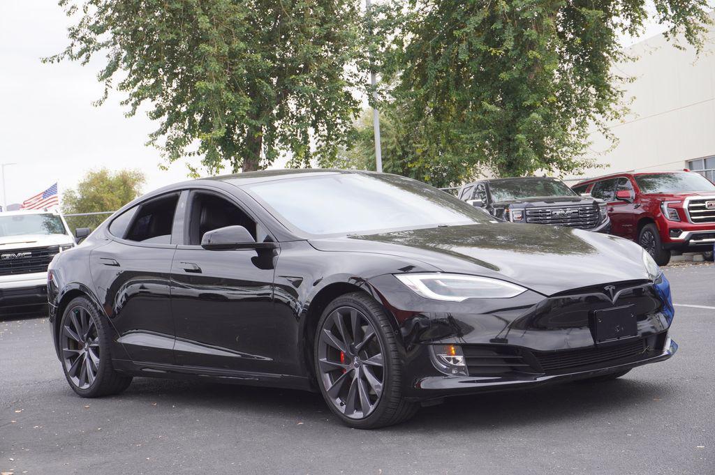 Tesla Model S 2021