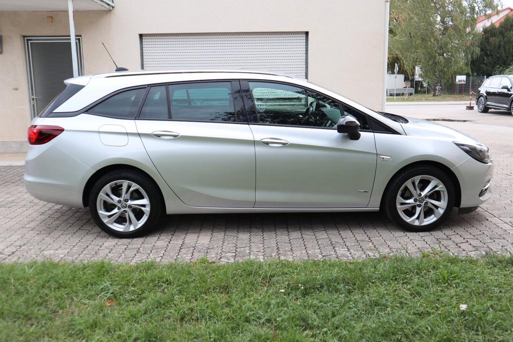 Opel Astra 2022