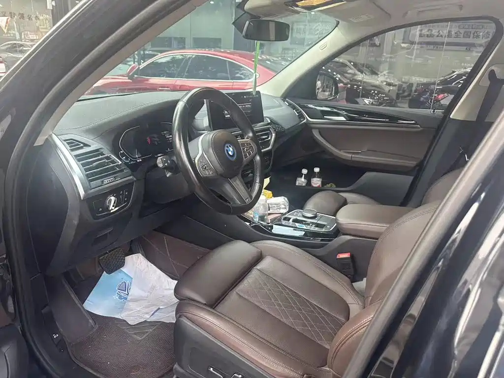 BMW iX3 2024