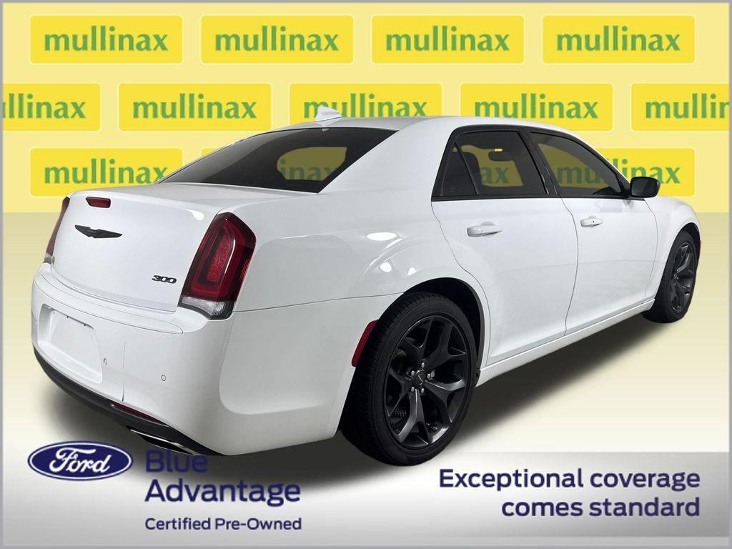 Chrysler 300 2023