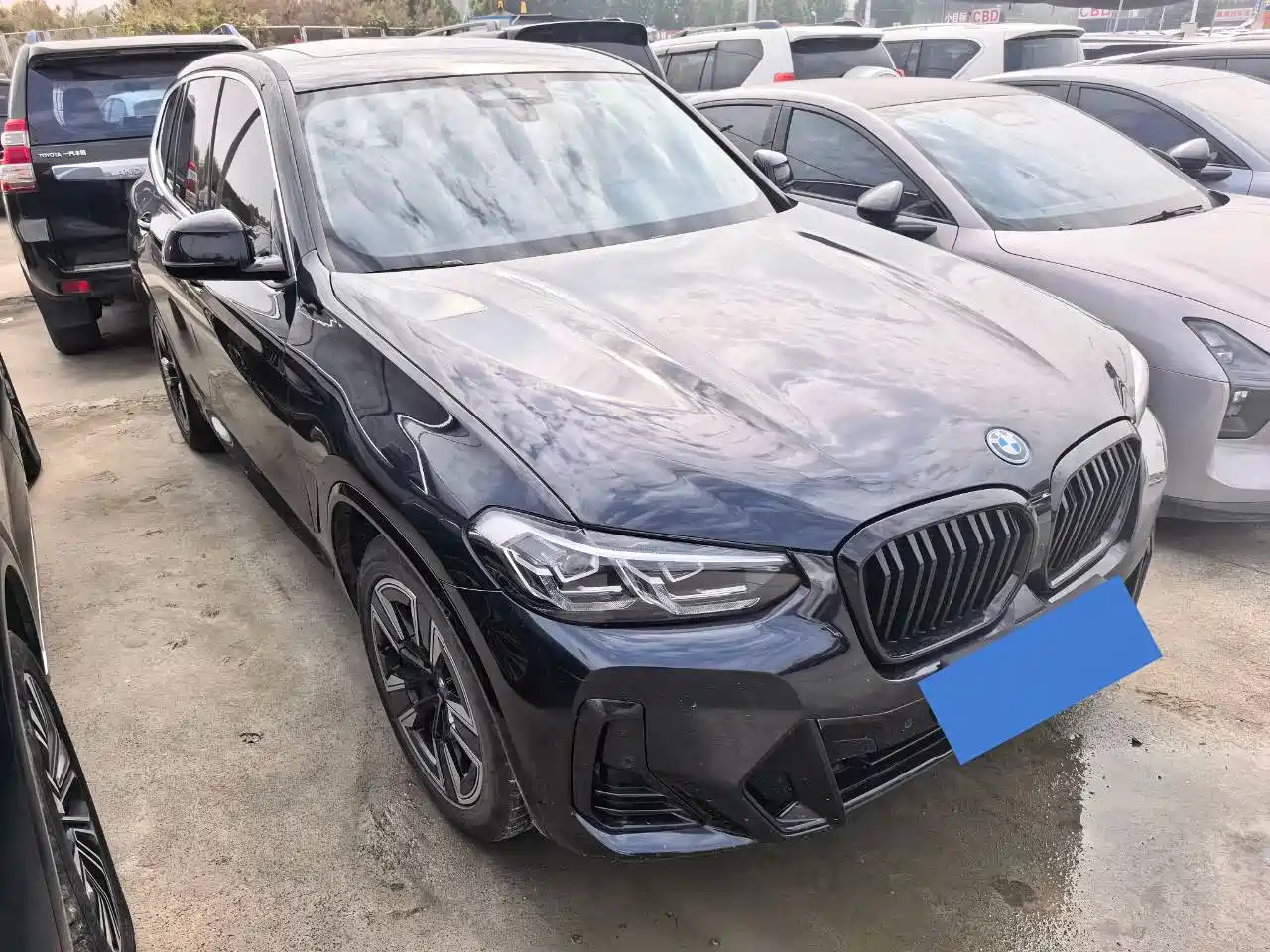 BMW iX3 2025