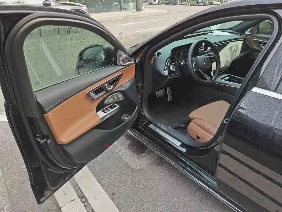 Mercedes-Benz E-Класс 2025