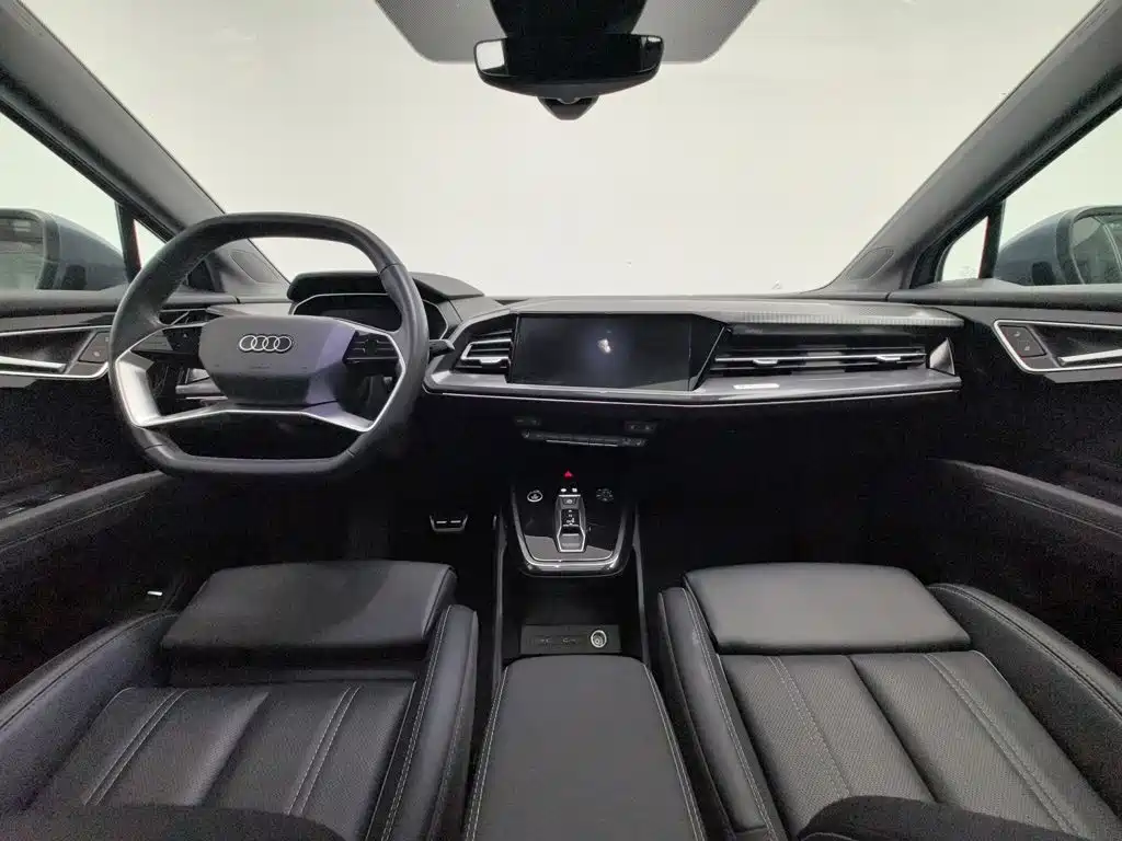 Audi Q4 e-tron 2024