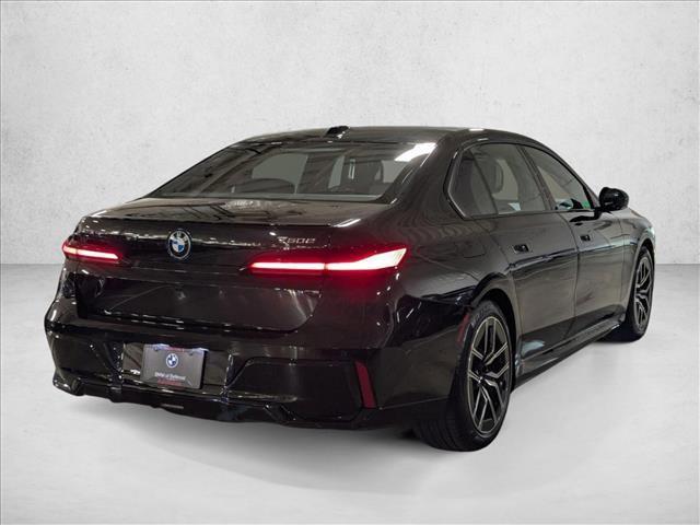 BMW 750 2026