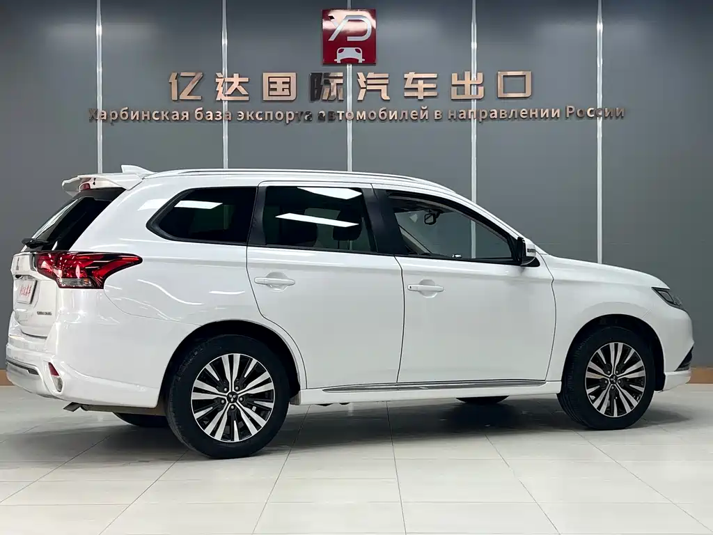 Mitsubishi Outlander 2021