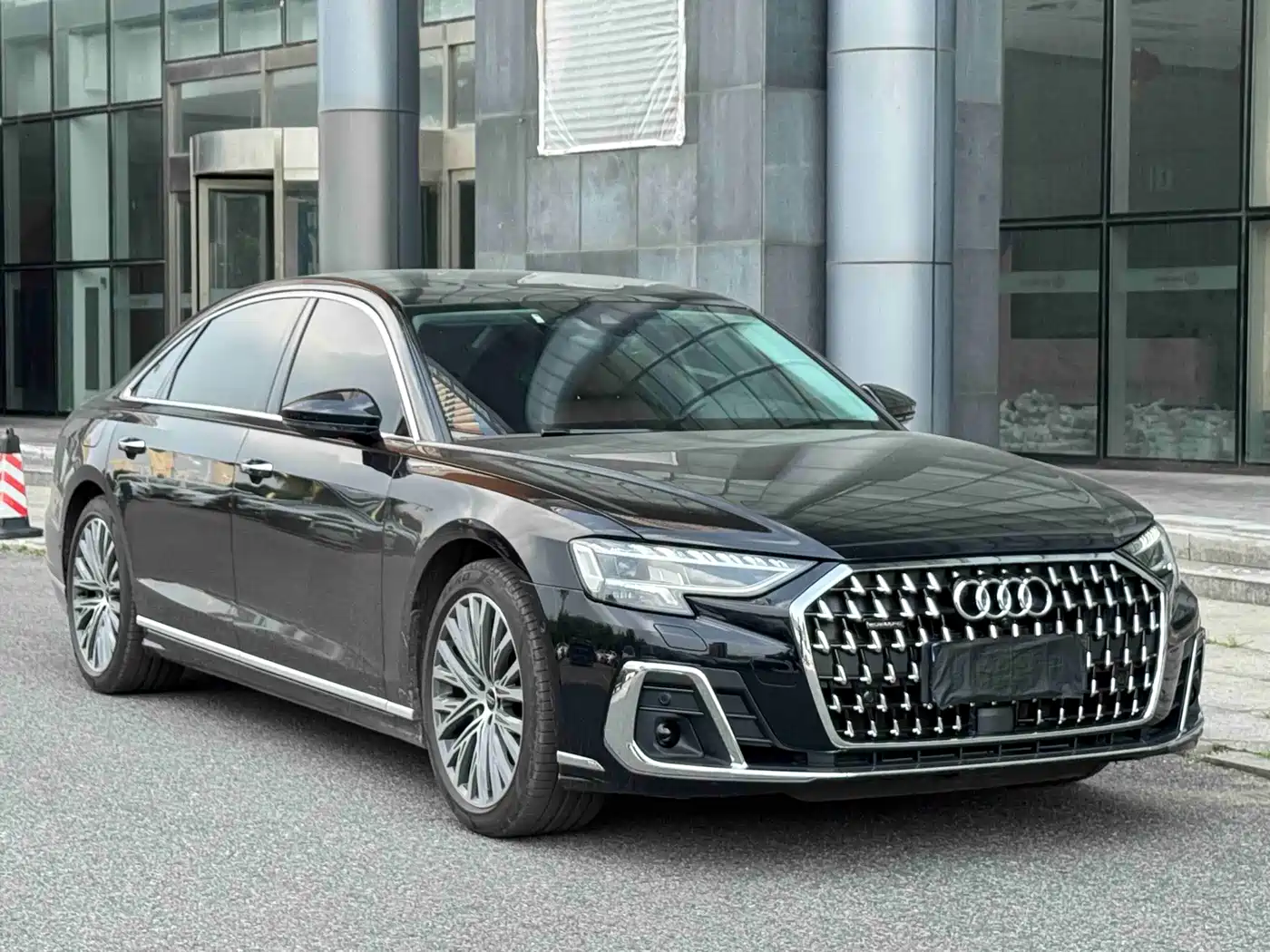 Audi A8 2025