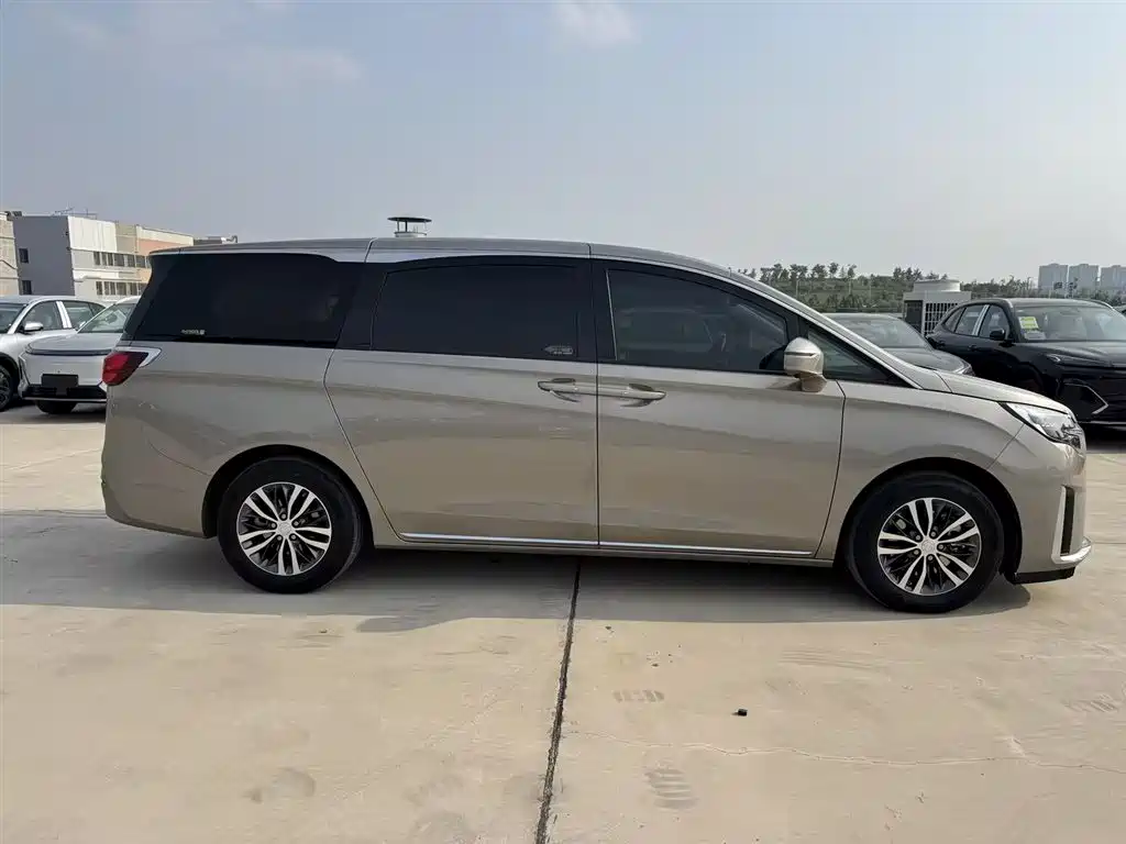 Buick GL8 2024