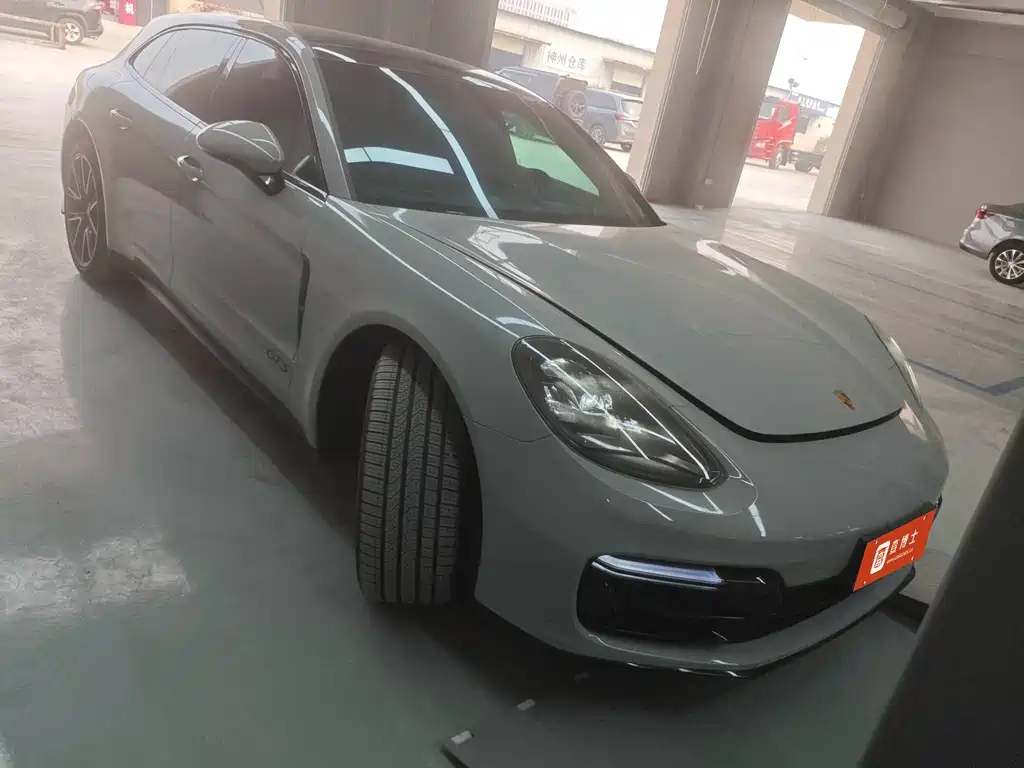 Porsche Panamera 2022