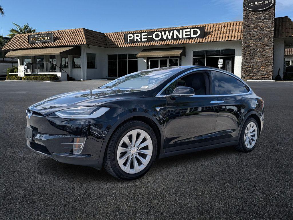 Tesla Model X 2021