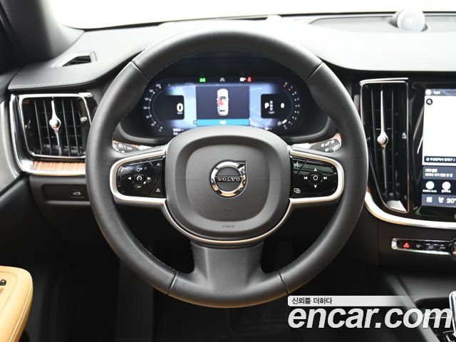 Volvo V60 2024