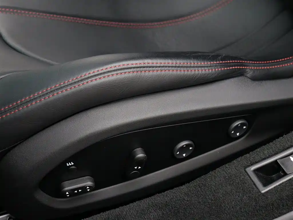 Ferrari F8 2021